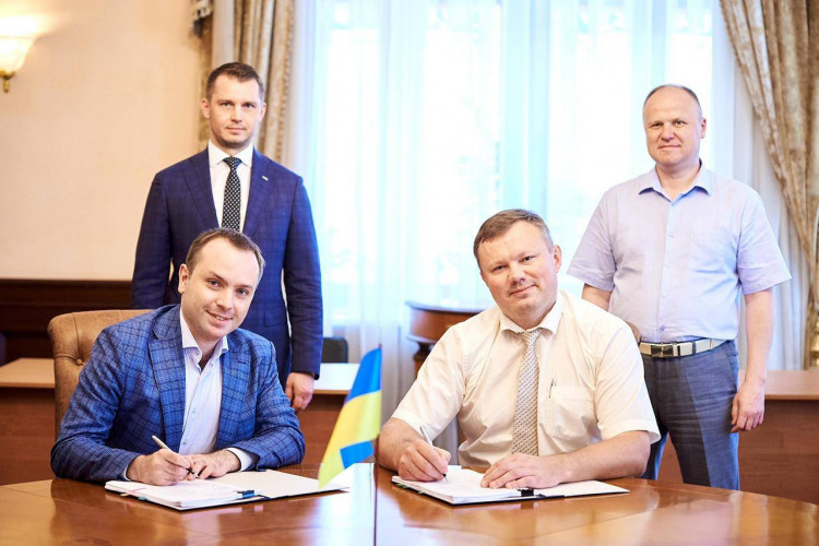 УЗ и КВСЗ официально заключили договор на производство 100 вагонов