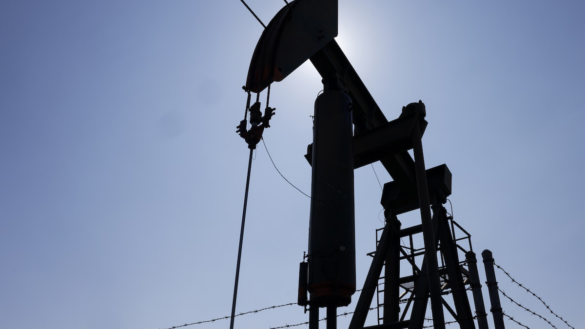 Доходи Росії від нафти й газу у листопаді знизилися на третину — Reuters